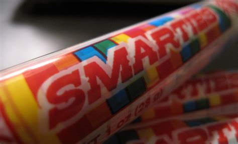 Smarties (sv) pastiglie colorate glassate di zucchero con ripieno di cioccolato (it); Confirmed: Smarties are Vegan - Veg Girl