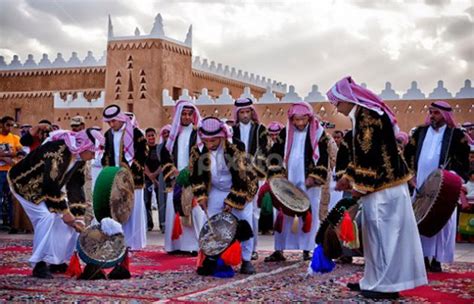 Masyarakat arab jahiliah mengamalkan sistem susun lapis masyarakat yang jelas. Budaya Masyarakat Negara Arab | Berita Sosial Masyarakat ...