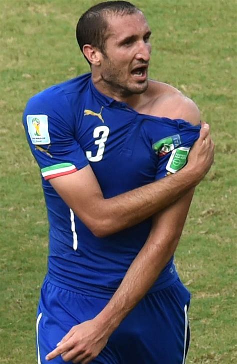 Chiellini is 36 and bonucci 34 and they have a combined 209 caps for italy (107 for chiellini, 102 for bonucci). World Cup 2014: Norwegian gambler bet that Luis Suarez ...