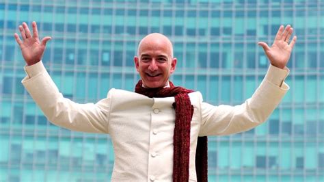 Ungeachtet der pandemie ist bezos' vermögen dieses jahr bereits um 74 milliarden dollar gewachsen und beträgt. Amazon-Chef: Jeff Bezos ist der reichste Mensch der Welt ...