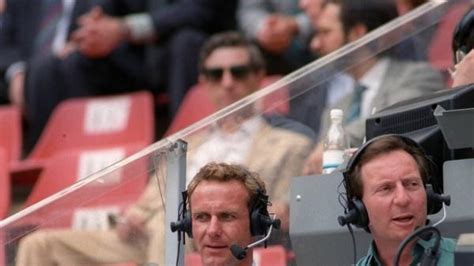 Jan platte ist seit über 10 jahren als kommentator tätig. Dazn Kommentatoren - Dazn Kommentator Max Siebald Im ...