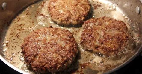 Transfer to a hot serving dish. Hamburger Steak aux Oignons et Sauce