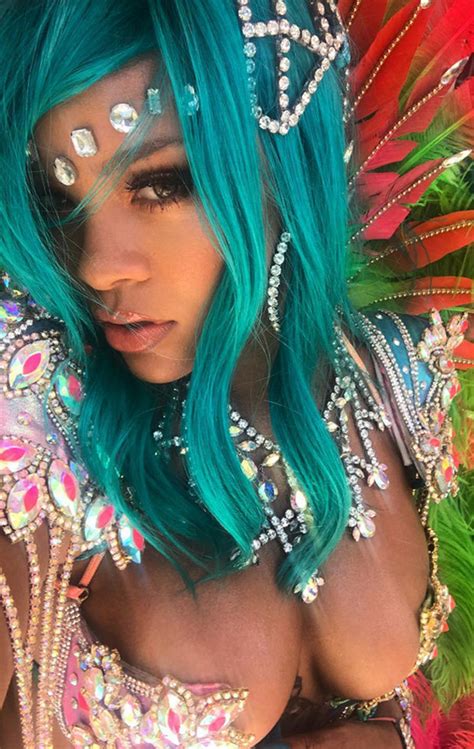 She's tried every shade and style we can think of, from if you look closely, you'll see that the color gets its multidimensional finish from a subtle ombré effect, transitioning from turquoise at the top to sky blue at the ends. Chris Brown publicly flirts with ex Rihanna on Instagram ...