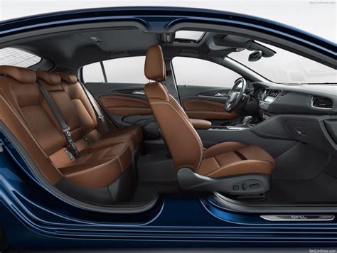 Tasarımda agresif detayların yanında kalite seviyesi de son derece yüksek görünüyor. Opel Insignia Grand Sport - Foto - Icon Wheels