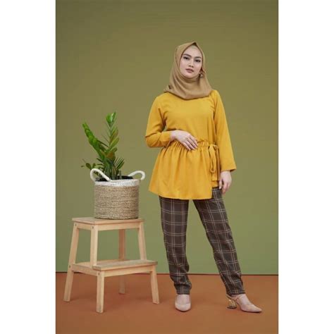 Nah, buat kamu yg ingin tampil modis sekaligus rapi, … 30+ Trend Terbaru Ootd Hijab Celana Kotak Kotak Kuning - My Red Gummi Bear