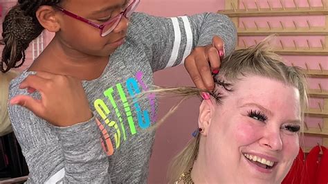 Hanki 18.000 sekunnin hairdresser braids braids hair. 12 YR OLD ONNASLAY BRAIDS MY HAIR - YouTube