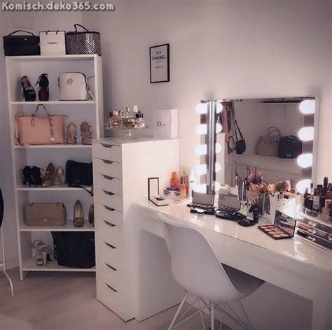 See more ideas about furniture dressing table, dressing table, dressing table mirror. Einzigartige und Kreative Pinterest // Carriefiter // 90er ...