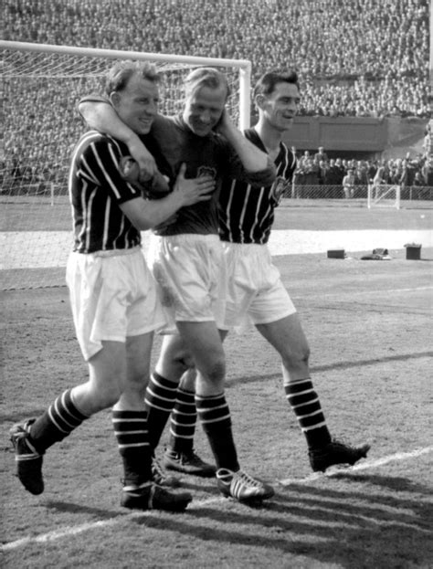 The story of bert trautmann it gives for a film. RIP Bert Trautmann - 16 Excellent Vintage Photos Of The ...