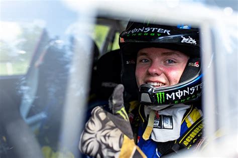 Solberg debuted in the world rally championship in 1998 and was signed by the ford factory team in 1999. Oliver Solberg zdominował STPR