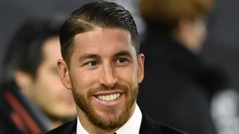 In this sergio ramos hairstyle, the man himself has combed his hair over from one side to the other to give each strand the maximum waviness. Sergio Ramo's haircut - Hairstyle Man