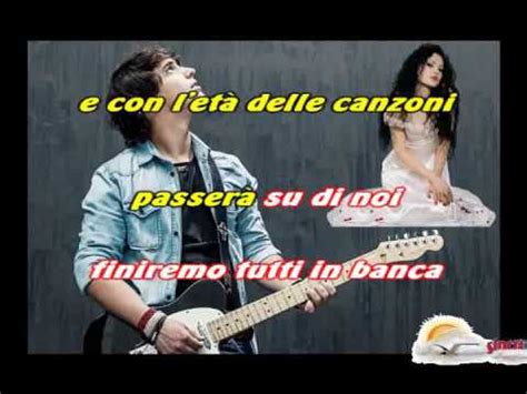 Le canzoni non si scrivono ma nascono da se' son le cose che succedono ogni giorno intorno a noi le canzoni basta coglierle ce n'e' una anche per te che fai. Aleandro Baldi - Passerà (karaoke - fair use) - YouTube