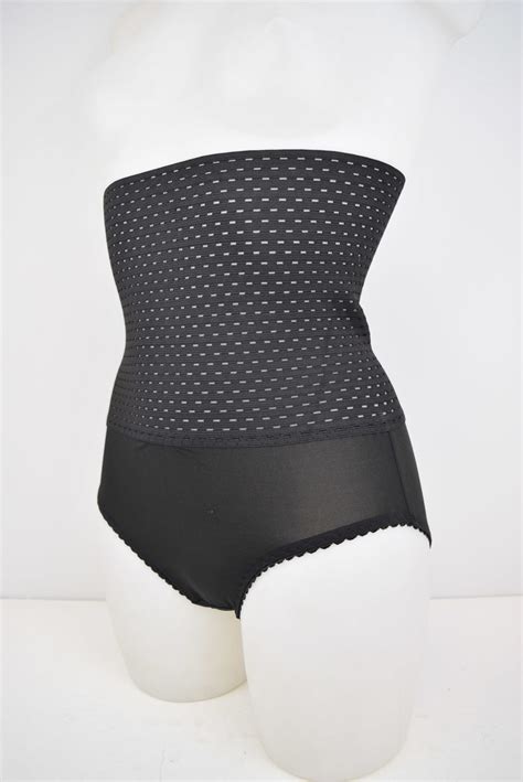 Elle est donc un excellent compromis pour celles qui éprouvent de la difficulté à porter le tanga. Culotte Femme Taille Haute Structure le Corp 6 (x12) - Grossiste France - Grossiste en ligne