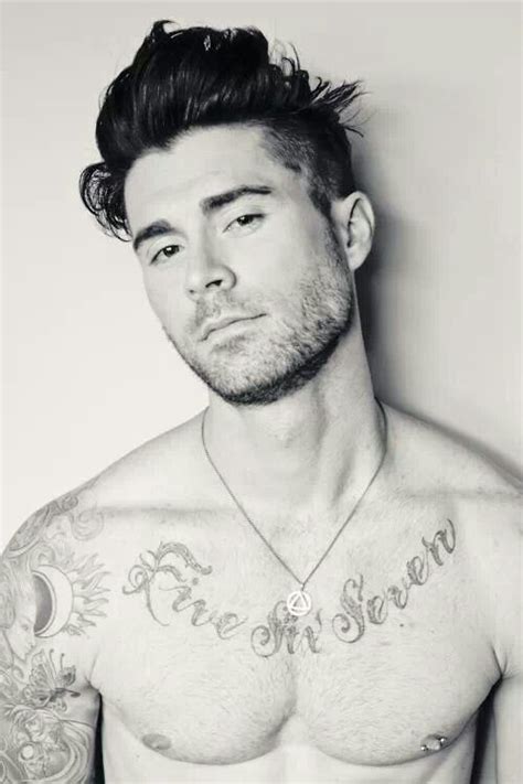 Hypothetically speaking, if one were. Hot guy with tattoos ^^ | Tatted guys, Hipster man ...