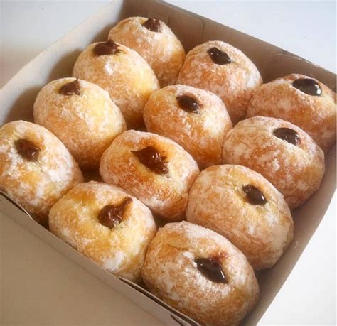 Cara membuatnya dengan mencampur ragi dan. Cara Membuat Resep Donat Isi Coklat Lumer Yang Enak
