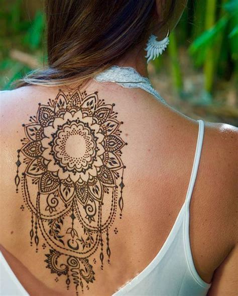 The lower back is a wide place that suits wearing adorable lower back tattoos. 15 Back Henna Tattoos Meant For Henna Lovers