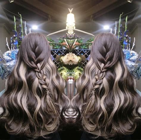 Extra highlights on natural hair give a cool and clear look. Ashy Brown And Blondish Hair Braid | Cabelo