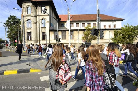 Metodologie de înscriere a copiilor inscrierea copiilor in clasa pregatitoare. Noul calendar al admiterii la liceu pentru anul școlar ...