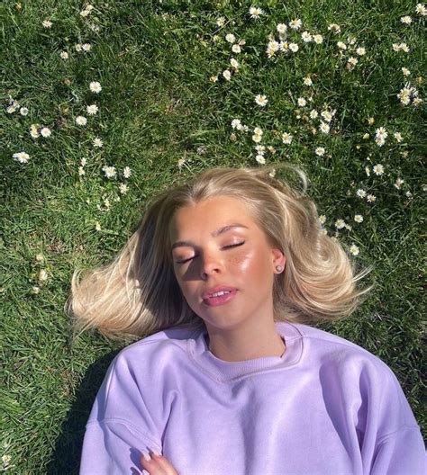 Published with reusable license by linnea segram. KLARA LINNEA HELLQVIST 🧚🏽‍♀️ on Instagram: "Hey chapter 23 ...