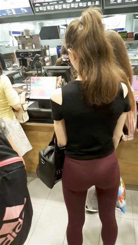 Candid teen see thru leggings and cameltoe. Teen Creepshot - High School Candid Teens - CreepShots ...