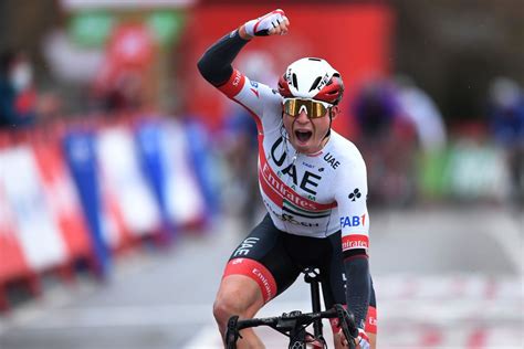 Het enthousiasme was amper te temmen in ingelmunster nadat het absolute droomscenario voor de mensen uit de streek werkelijkheid werd. Vuelta a España: Jasper Philipsen wins stage 15 | CyclingPaper
