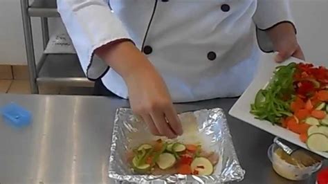 Karlos arguiñano elabora en su programa de televisión cocina abierta la exquisita receta empanadillas de bacalao al horno con ensalada. Filete de Pescado al Horno - YouTube