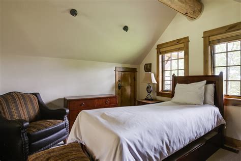 Cabin rental of $540 (minus discounts) + 12% local taxes cleaning fee of $250 per reservation. It's Optimum Viewing for Watching Golfers in the Eagles ...