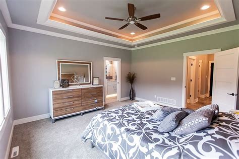 We installed crown molding in our daughter's bedroom and i'm feeling quite proud. Tray ceiling with rope lighting and crown moulding. | Home ...