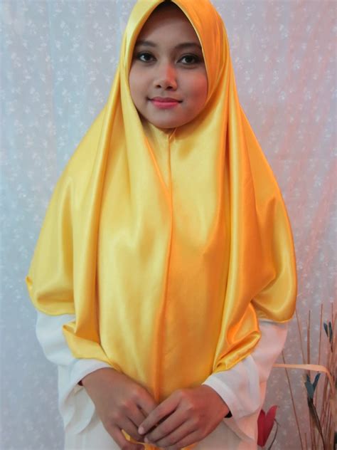 #19 cara pakai tudung bawal seperti shawl tutup dada gaya neelofa | hijab inspiration 2015. HIJABUL AZZWAA BOUTIQUE: TUDUNG LABUH BULAT (SATIN)_HA-O006