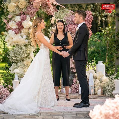 On monday's finale episode of married at first sight, rebecca zemek was busted kissing an old flame on camera. Married At First Sight bride Beck Zemek admits she doesn't ...