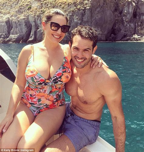 He picks up cute plumper and bangs her. Kelly Brook on 'dodging bullets' with her exes and meeting ...