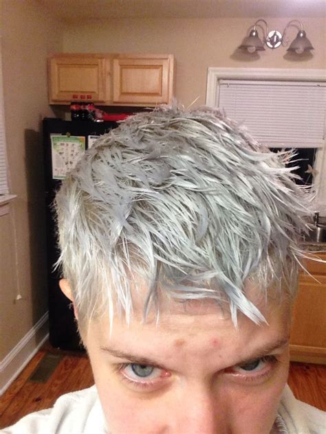 May 15, 2018 · a bleach bath is a mixture of bleach and shampoo. Bleached and toned; ready for some pink! | Bleach, tone ...