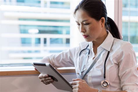 Feb 13, 2019 · molti sintomi sono comuni ad altre malattie meno gravi della leucemia, per esempio le infezioni. Leucemia acuta: sintomi ed aspettative di vita ...