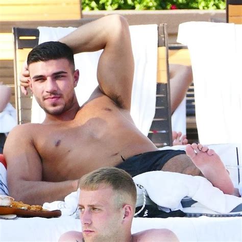 More images for how tall is tommy fury in feet » Tommy Fury's Feet