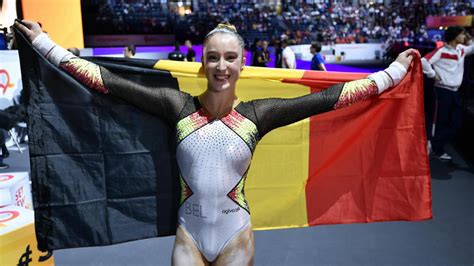 It is the best result ever achieved by a belgian gymnast. Turnen : WM in Stuttgart: Nina Derwael holt Gold am ...