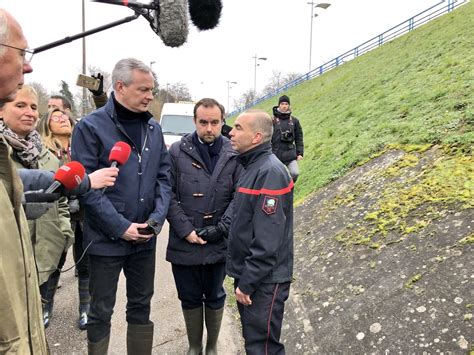 Brune poirson is a popular french politician who has been serving as secretary of state to the minister for the ecological and inclusive transition since 2017. Sébastien LECORNU on Twitter: "À Saint-Aubin-lès-Elbeuf ...