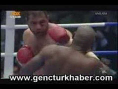 Ahmet öner mike tyson'dan ciddi bir talep geldiğini, aslında böylesi bir maçın mike tyson'ın daha düşük bir pozisyonda olması nedeniyle sinan şamil sam'ın kariyerine bir şey katmayacağını fakat iyi bir. SİNAN SAMİL SAM(BOĞAZIN BOĞASI ) & OLİVER MCCALL(ATOM ...