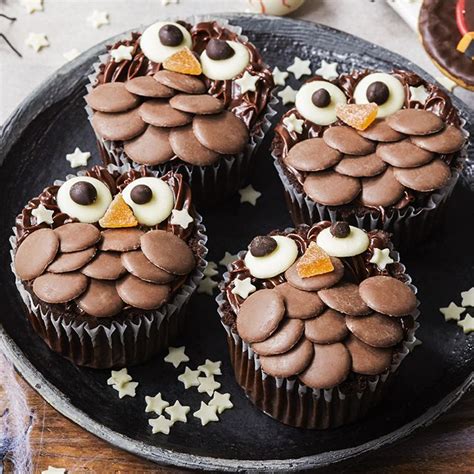 Kids will love these adorable raccoon cupcakes. Encourage the kids to get decorating with these fun twit ...
