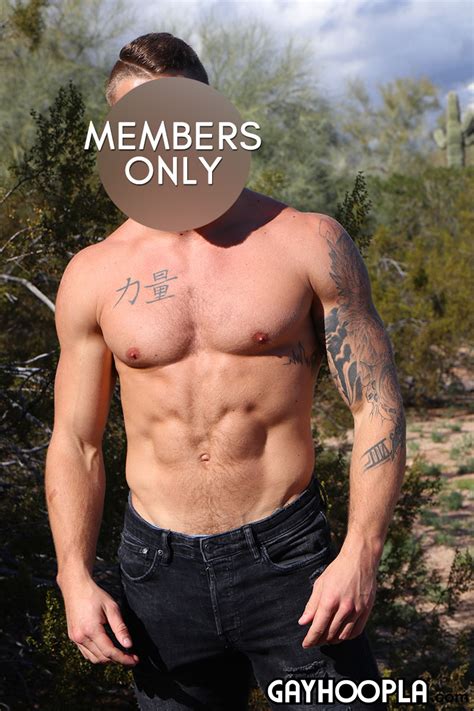 Looking for more info on how the app works? Ripped Muscle Stud | Gay Hoopla | GayMobile.fr