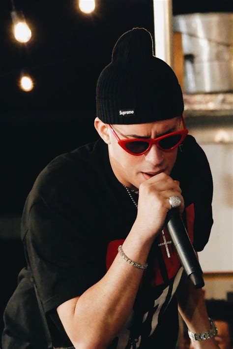 Fanáticos de bad bunny piden que el artista sea galardonado con el premio nobel de la literatura. Perdido 📵🆘- Bad Bunny PAUSADA POR EL MOMENT | Fotos de bad ...