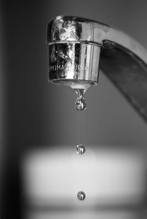 Lato summer transparent deco water sea blue beach pictures. faucet-drip-water.jpg | NIKON D80 ISO100 Aperture f/5.6 ...