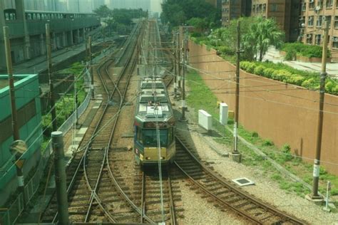 Look up in linguee suggest as a translation of 青藏鐵路 輕鐵路線重組方案遭炮轟 議員促加車、以雙卡行走 | 獨媒報導 | 香港獨立媒體網