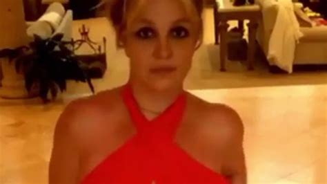 √watch framing britney spears (2021) : Halb nackt: Britney Spears legt sexy Performance im Netz ...