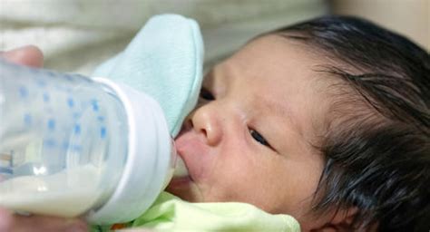 Healthy children, the official parenting site of the american academy of pediatrics, states that infants up to a year old may only need bathing three times a week. Bottle-feeding basics | BabyCenter