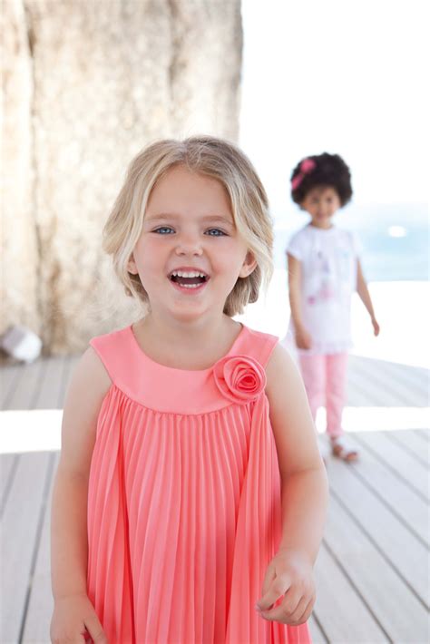 Gli accessori da cerimonia per bambina sono fondamentali per curare i dettagli di un look perfetto e impeccabile! Elsy Abbigliamento eleganti per bambine, vestiti bambina, abiti da cerimonia, abiti bam ...