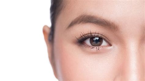 Kedutan mata umumnya terjadi di salah satu sisi mata, entah itu mata kanan atau mata kiri. Hujung Kelopak Mata Kanan Bergerak
