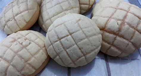Tak perlu ditanya lagi roti adalah makanan paling populer di indonesia. Cara Membuat Roti Goreng Yang Mudah Dan Sederhana