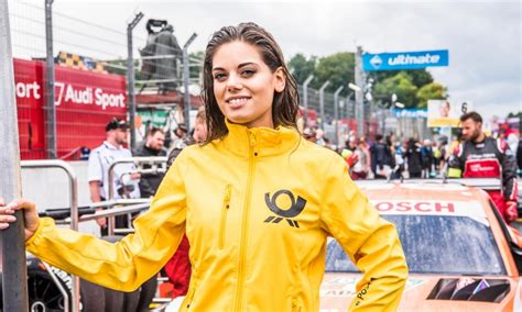 Email for a quote, txt or call #ringgirls #hostess. DTM Norisring 2017: Grid-Girls am Samstag voll im Regen ...