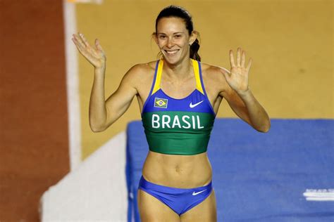 A rival russa yelena isinbayeva, que tentaria o tricampeonato olímpico, ficou de fora dos sandi morris bate recorde de salto e murer perde liderança no ranking. Bicampeã mundial do salto com vara, Fabiana Murer, anuncia ...