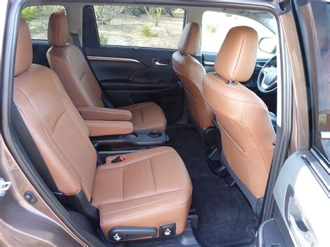 Love the way the drivers seat extends for comfort for long legs. 2019 Toyota Highlander Hybrid Road Test and Review | Autobytel.com