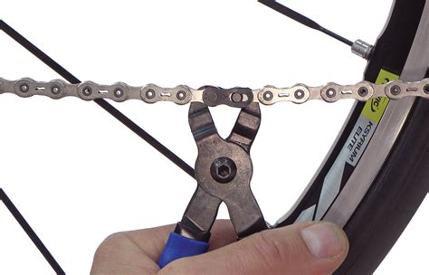 • insert the jaws into the master link. BROKEN WRENCH TIP OF THE DAY #5 - The Almighty Chain ...